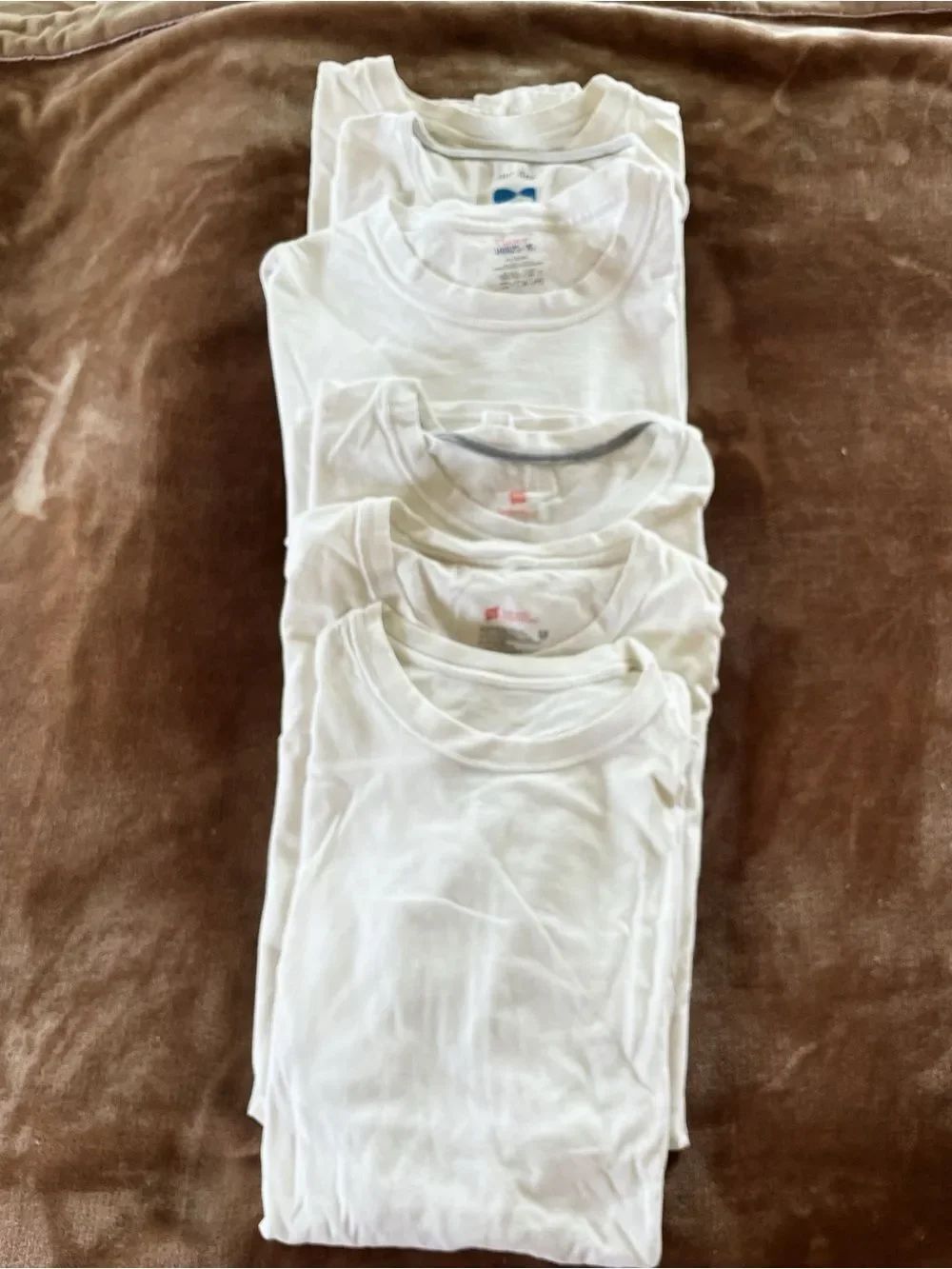 Lot of 6 Hanes & Other Classic White Men's Crew/ V- Neck T-Shirts Size XL